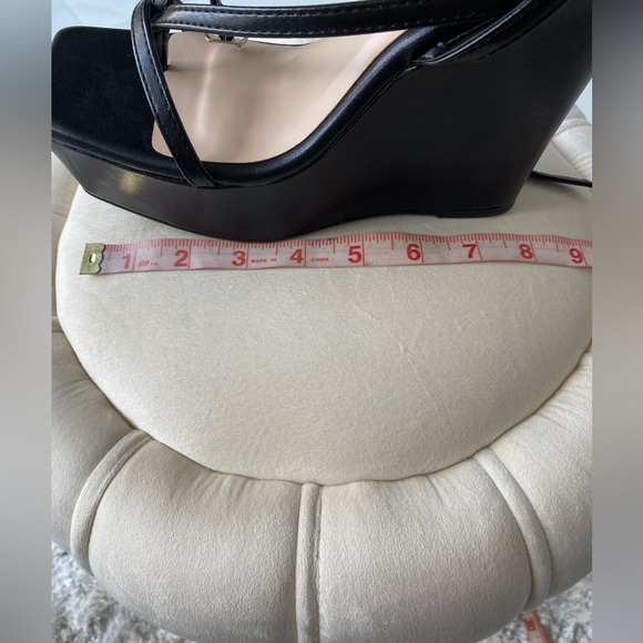 Black Wedge Sandals with Platform and Ankle Strap size 8 - Picture 15 of 15